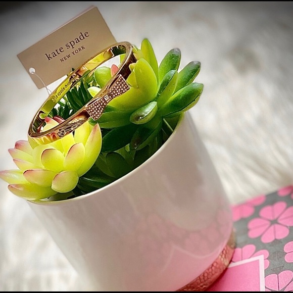 NWT KATE SPADE READY SET BOW PAVE BANGLE BRACELET! - Picture 4 of 4